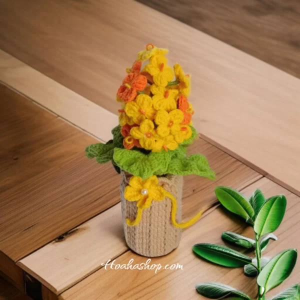 🌸 Chậu Hoa Len Cẩm Tú Cầu – Sắc Vàng Rực Rỡ 🌸