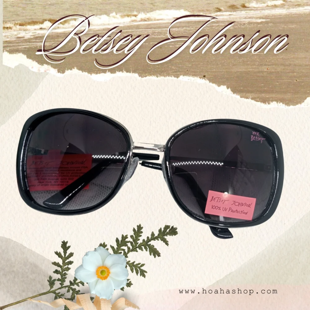 Kính mát Betsey Johnson
