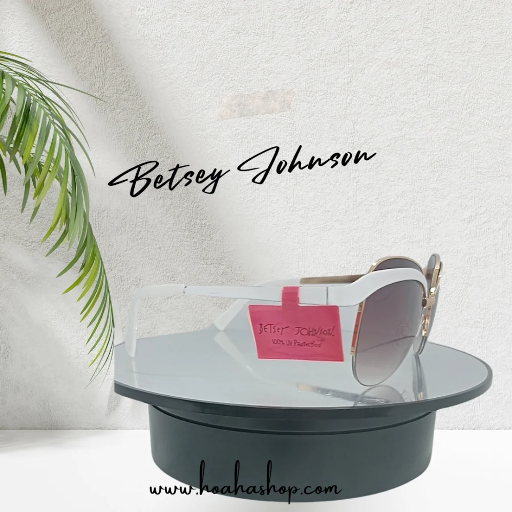 Kính mát Betsey Johnson