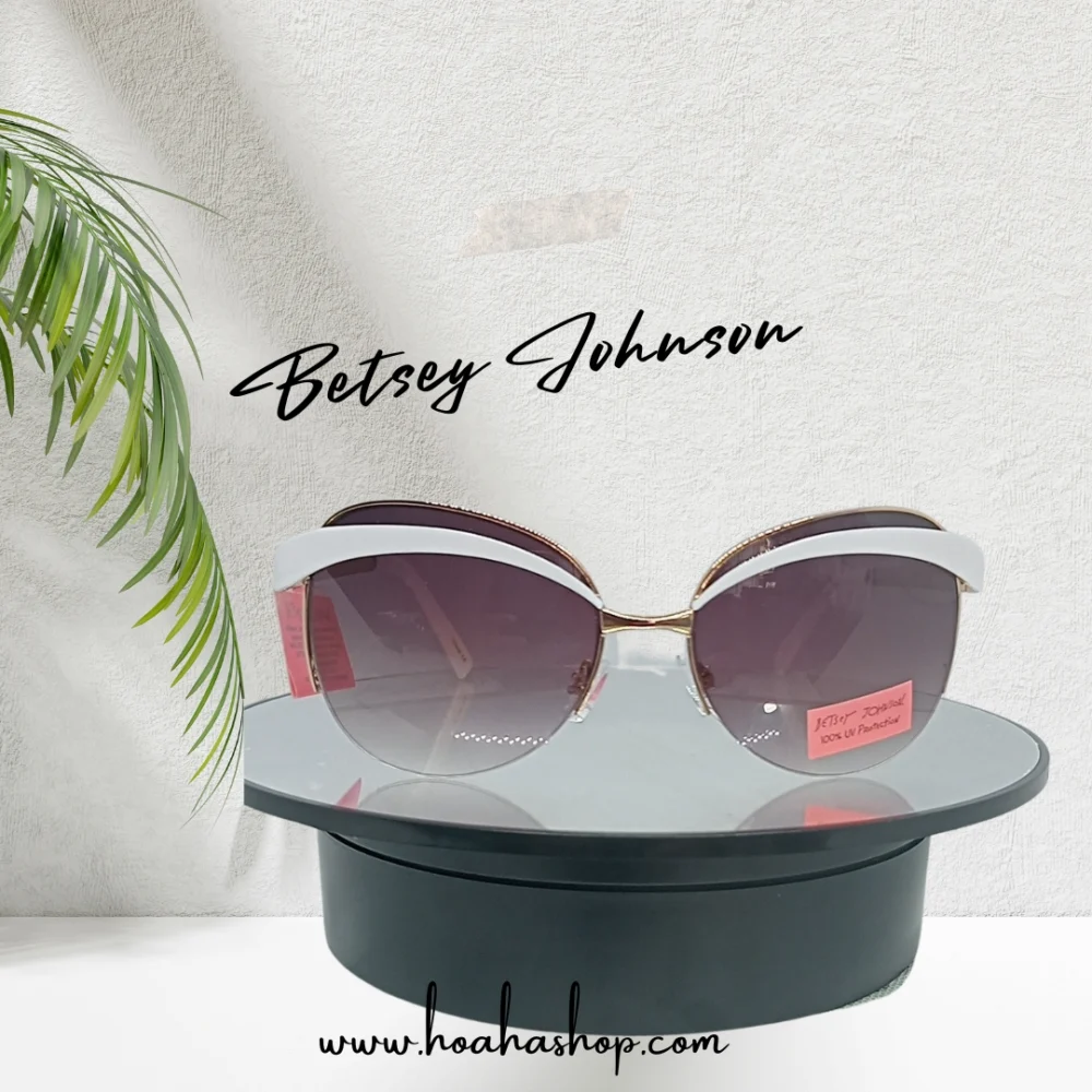 Kính mát Betsey Johnson