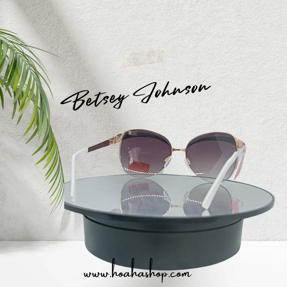Kính mát Betsey Johnson