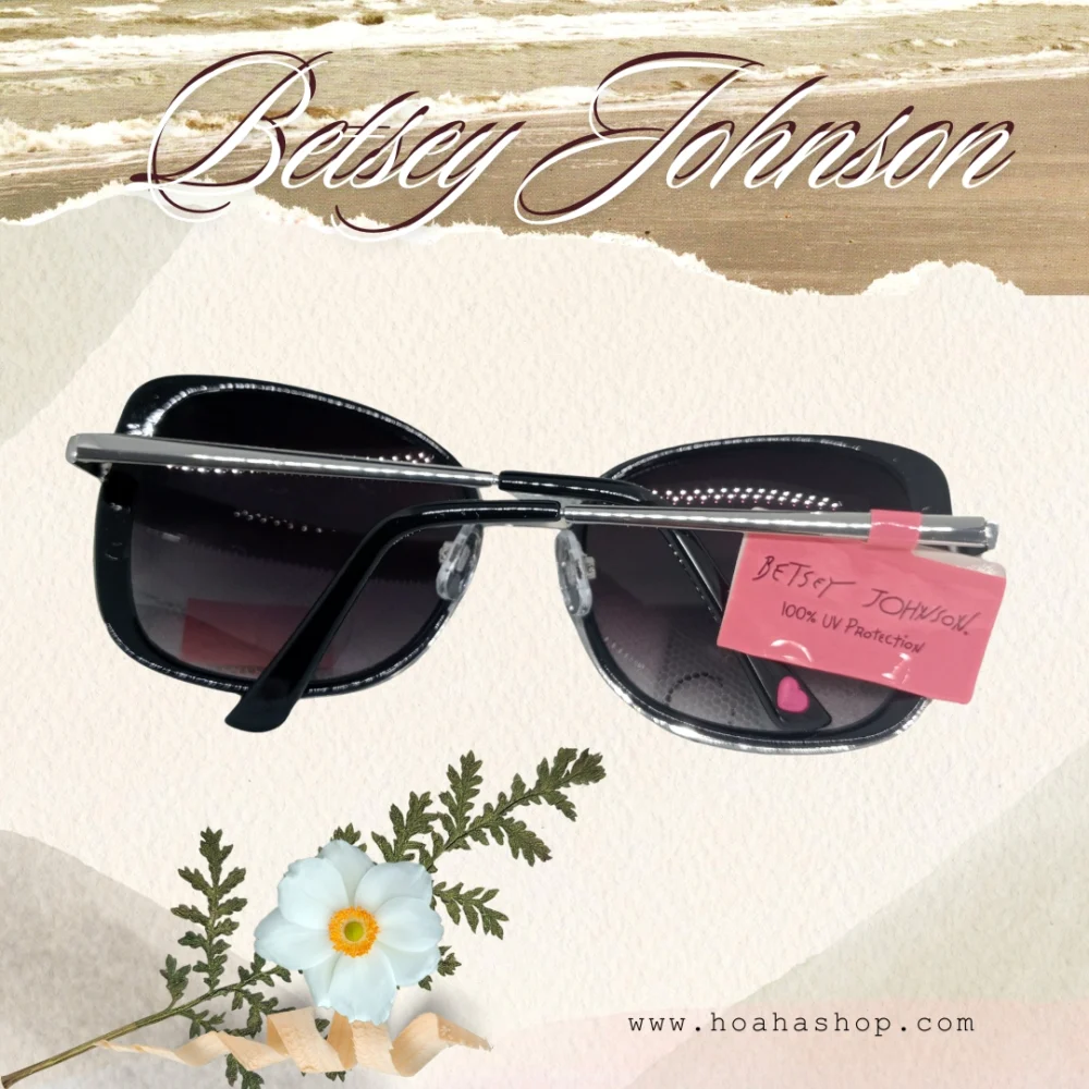 Kính mát Betsey Johnson