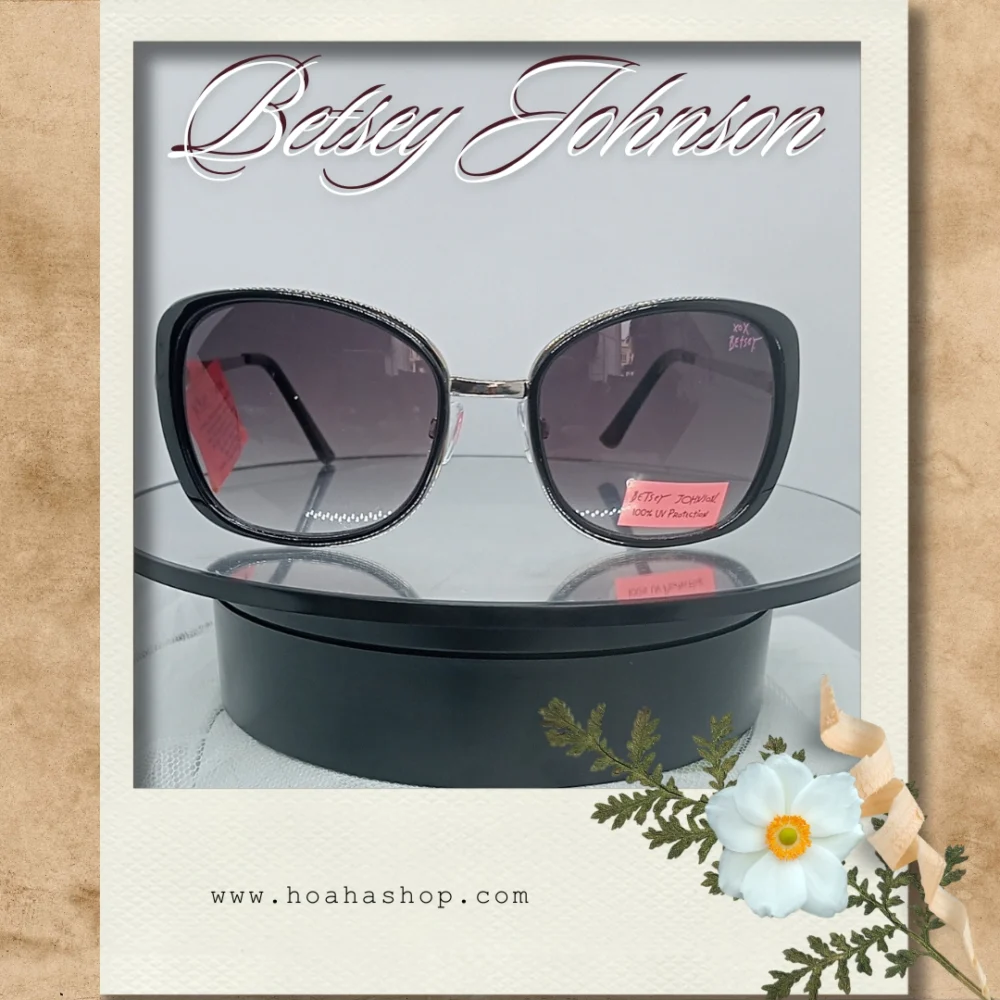 Kính mát Betsey Johnson